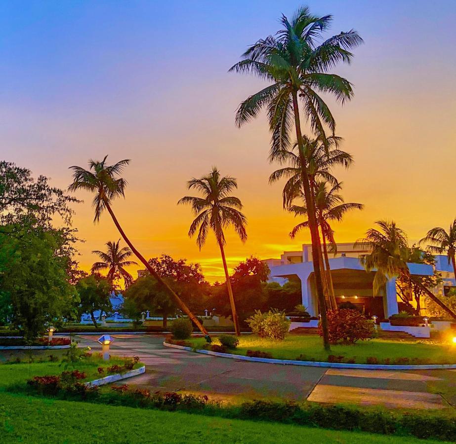 Trident Bhubaneswar Hotel Exterior photo